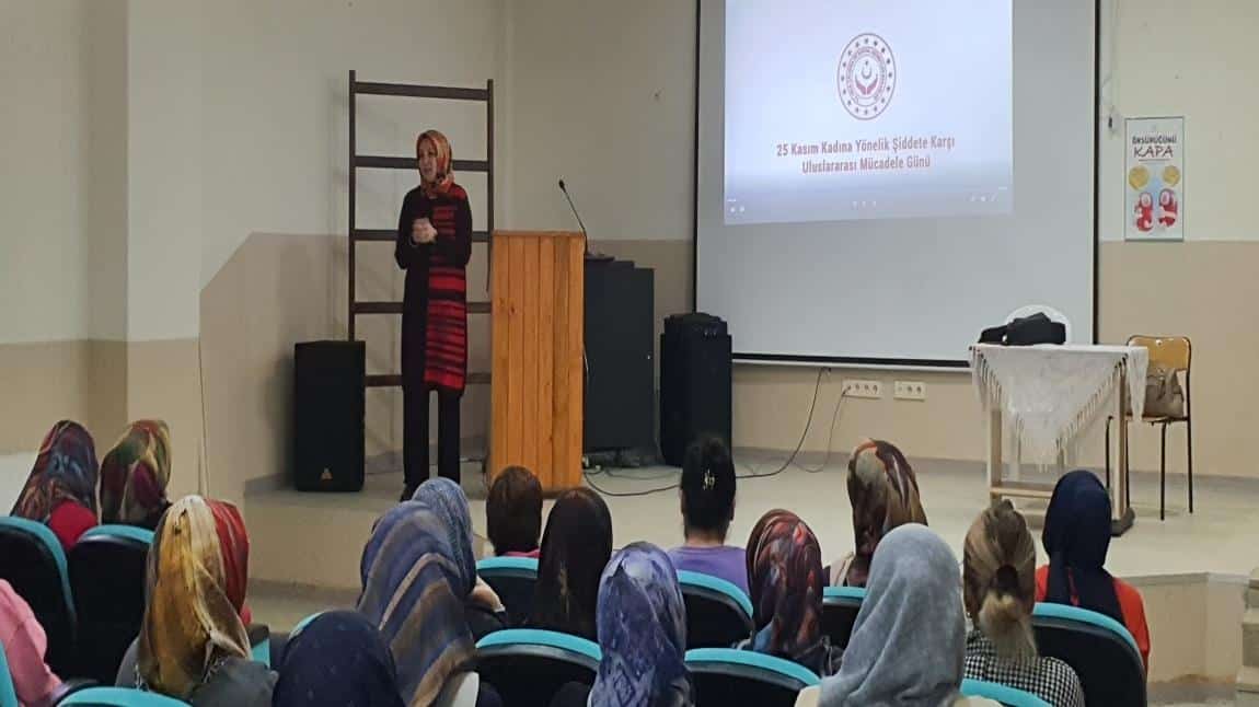 Beypazarı Halk Eğitim Merkezi Kursiyerlerine 'Kadınlara Yönelik Şiddetle Mücadele' Eğitimi Verildi.